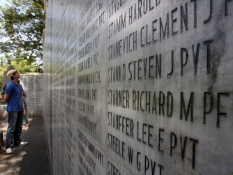 File:Bataan Memorial Death March 120325-A-TC907-865.jpg - Wikimedia ...