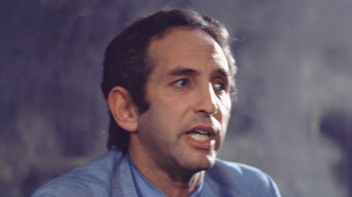 Daniel Ellsberg, publisher of 'The Pentagon Papers,' speaks at a press conference, 1970s. (Credit: Pictorial Parade/Getty Images)