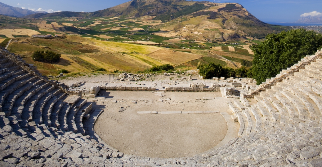 remains-of-amphitheatre-at-epidaurus - Greek Architecture Pictures