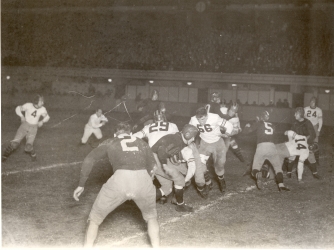 1932 championship game (Credit: Pro Football Hall of Fame via AP Images)
