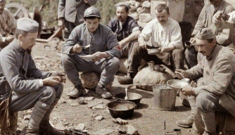 French soldiers of the 370th Infantry Regiment during the battle of the Aisne, 1917.