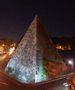 Pyramid of Cestius at night. (Credit: 3impact)