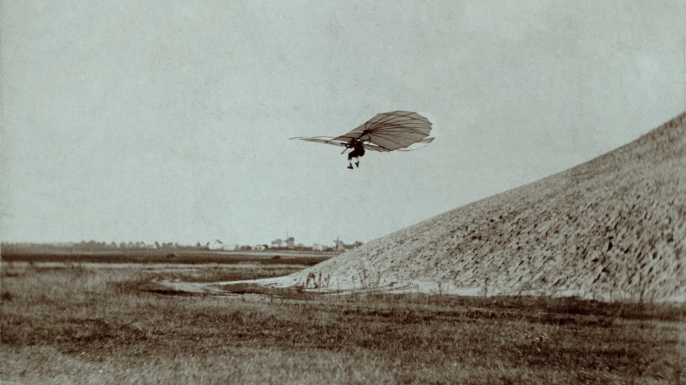 Otto Lilienthal performing one of his gliding experiments. (Credit: Public Domain)
