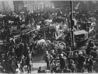 Refugees leaving the city. (Credit: Pubic Domain)