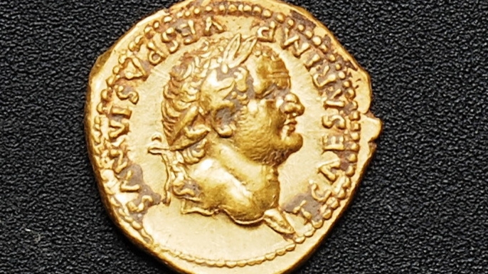 Gold coin, c. 74-78 A.D., found during the excavations. (Credit: Soprintendanza Pompei)
