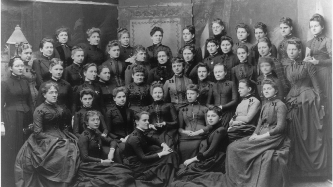 Female physicians, late 19th century. Susan LaFlesche is in the second row from the back, fourth woman from the right. (Credit: Legacy Center, Drexel University College of Medicine)