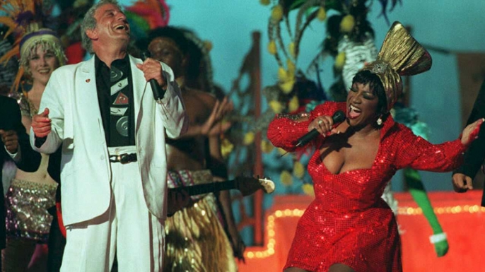 Tony Bennett and Patti LaBelle perform at the Super Bowl XXIX halftime show on January 29, 1995.