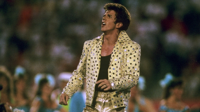 "Elvis Presto" performs during the Super Bowl XXIII halftime show on January 22, 1989. (Credit: Rob Brown/Getty Images)