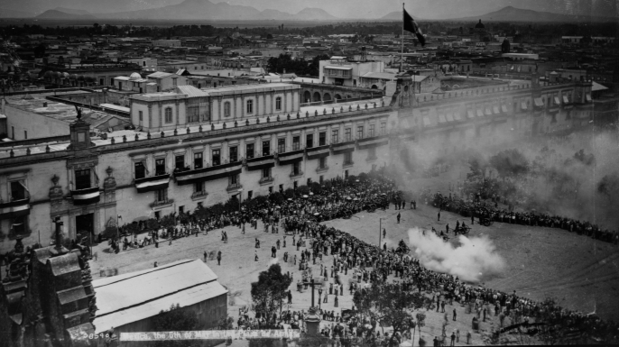 A crowd of spectators gathers in a city's Plaza de Armas for an artillery salute for Cinco de Mayo. The holiday celebrates Mexico's victory over the French. Mexico. (Photo by Detroit Photo Company/Library of Congress/Corbis/VCG via Getty Images)