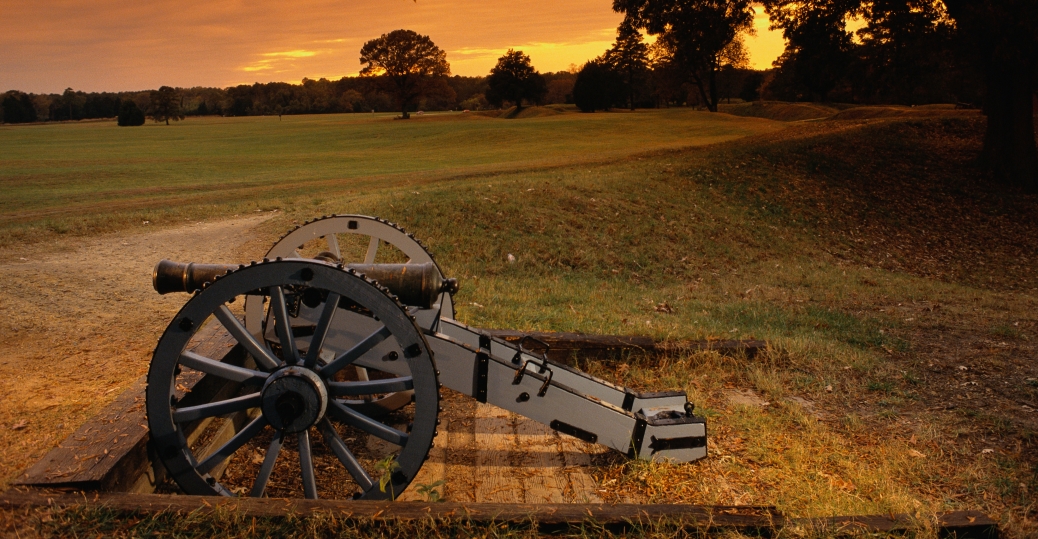 cannon-on-yorktown-battlefield - Virginia Pictures - Virginia - HISTORY.com