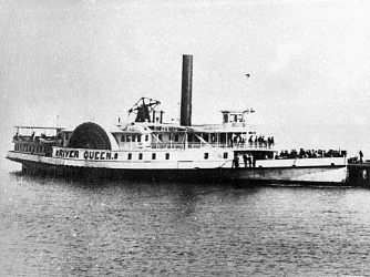 The River Queen steamship