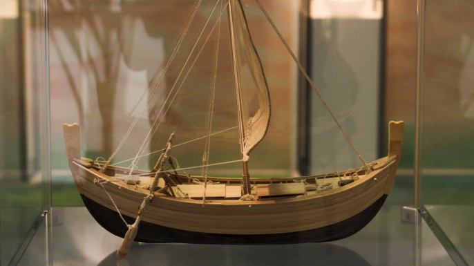 Wooden model of the ship found at Uluburun.