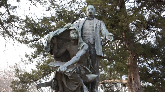 tatue of Washington on the Tuskegee campus. (
