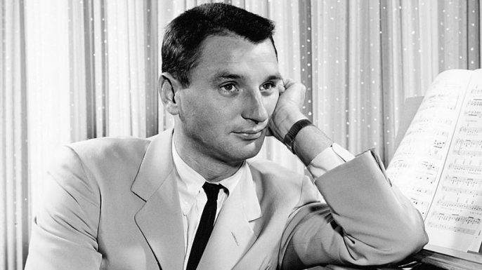 American actor, pianist and songwriter Bobby Troup. (Credit: Silver Screen Collection/Getty Images)
