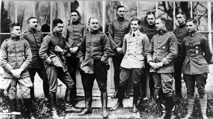 Manfred von Richthofen (center) poses with young German officers