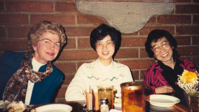 Socializing over lunch. From left to right, Barbara Paulson, Vickie Wang and Helen Ling. (Credit: JPL)
