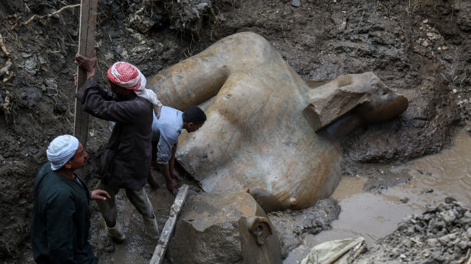 Close-up view of the torso, still mired in the mud. (Credit: Ibrahim Ramadan/Anadolu Agency/Getty Images)