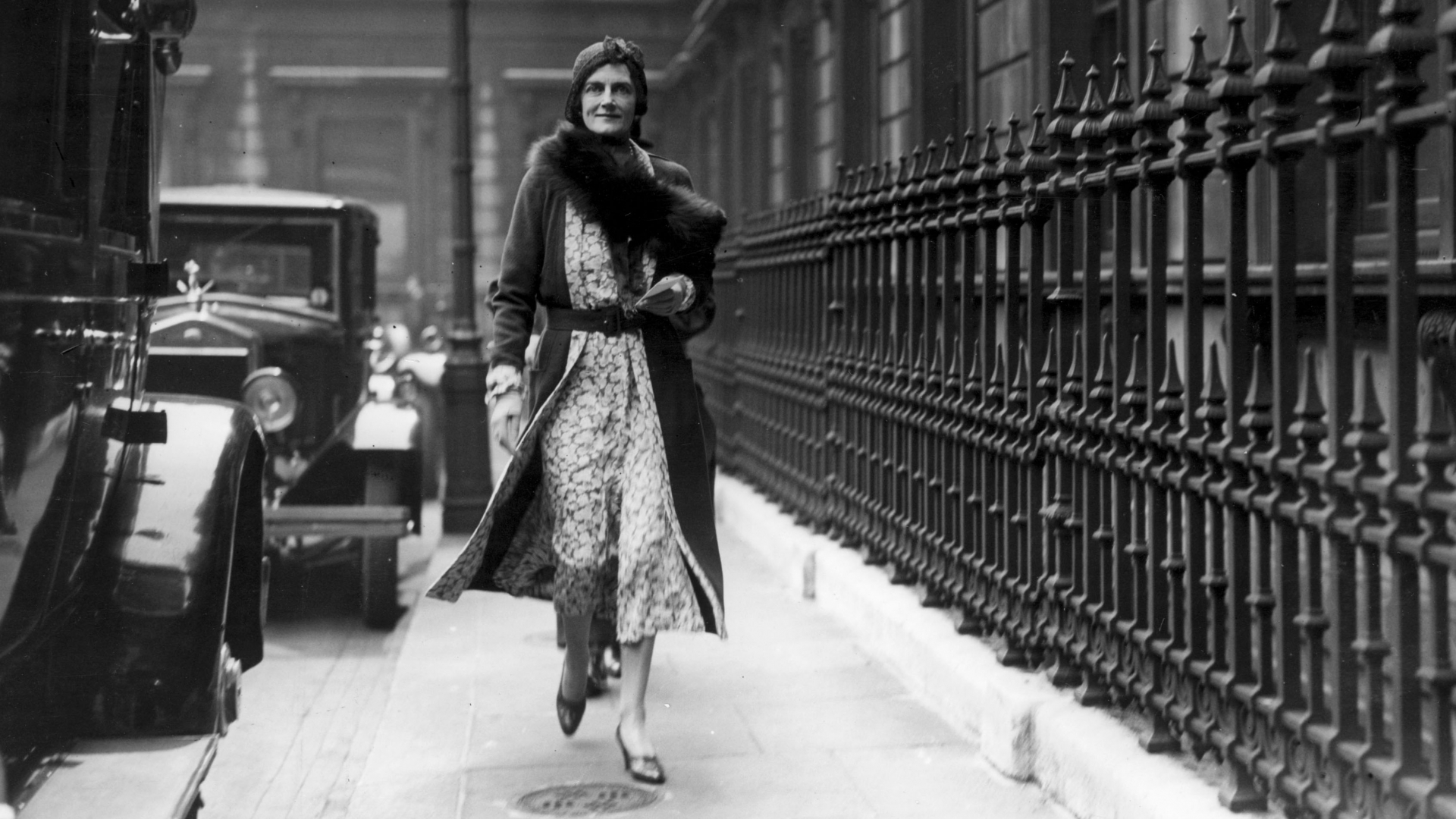 Clementine Churchill outside the Royal Academy in Piccadilly, London. (Credit: W. G. Phillips/Topical Press Agency/Getty Images)