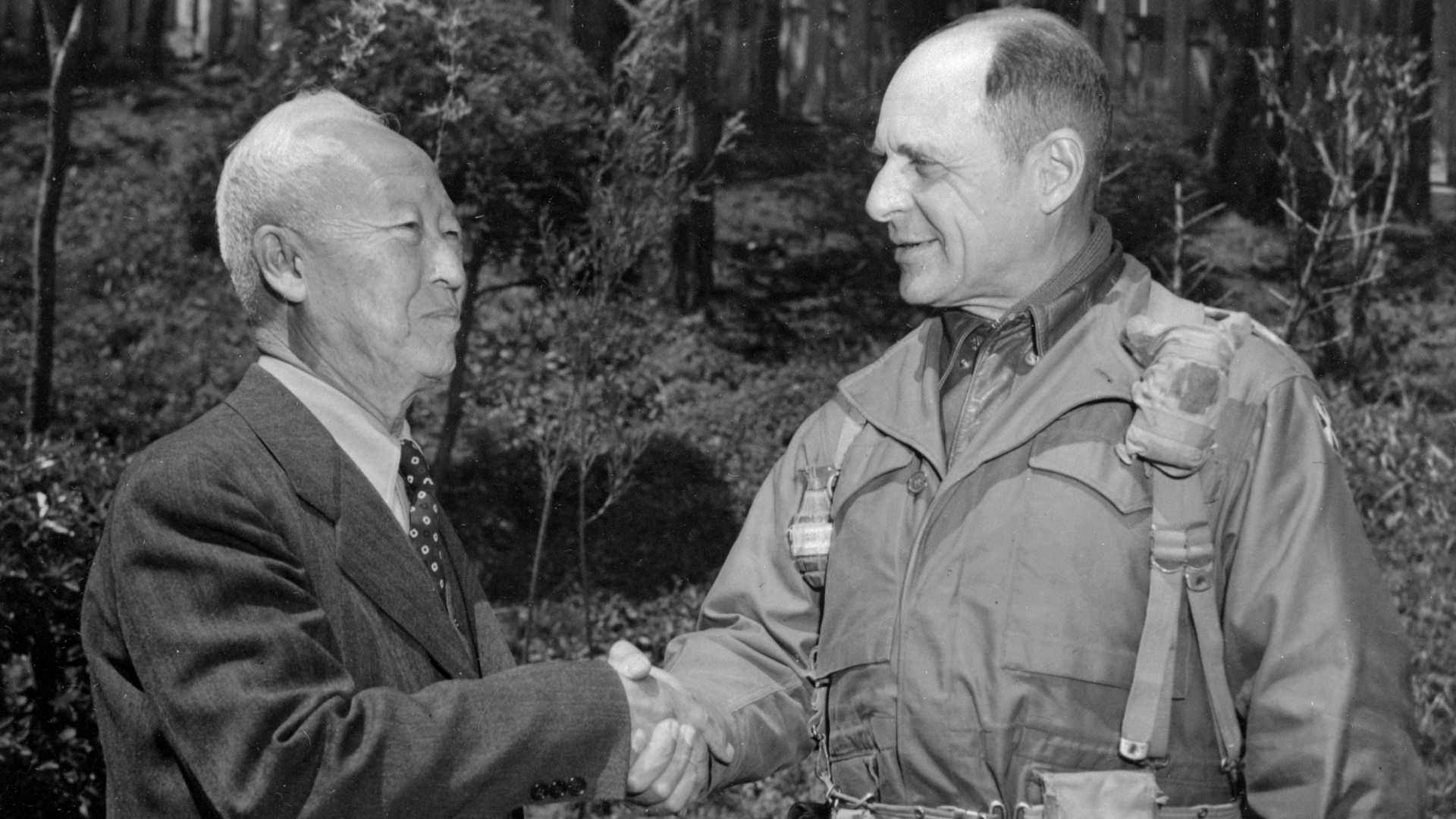 Syngman Rhee, President of Korea, meeting with General Matthew B. Ridgway. (Credit: Bettmann Archives/Getty Images)