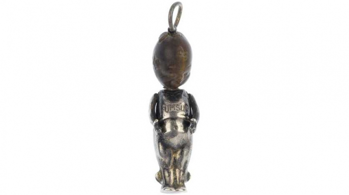 Fumsup charm. (Image courtesy of LiveAuctioneers.com Archive and Fellows)