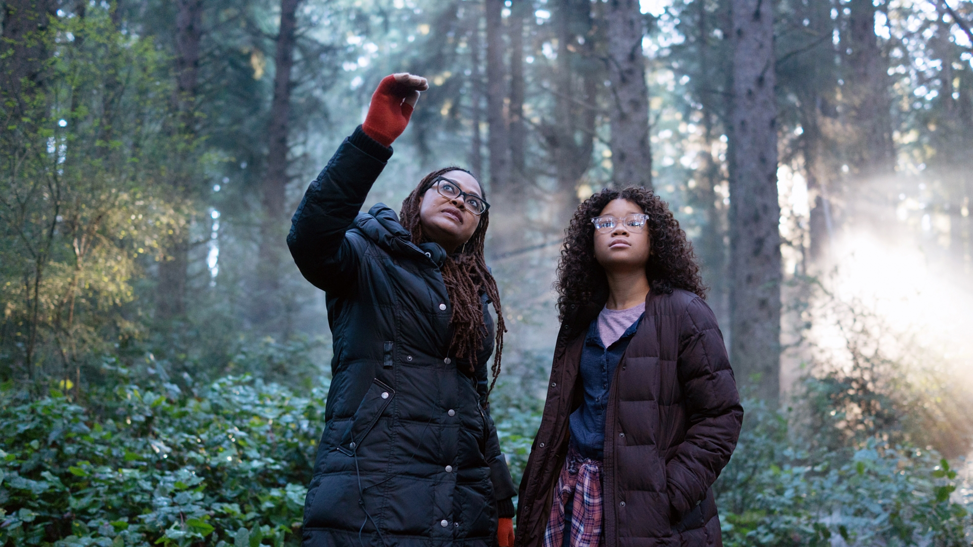 Director Ava DuVernay on set with Storm Reid who plays Meg. (Credit: Atsushi Nishijima/Walt Disney Studios Motion Pictures/Everett)